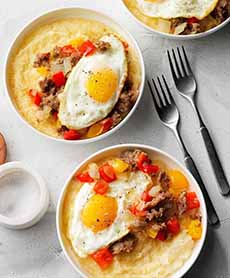 Cheese Grits With Sausage & Fried Egg