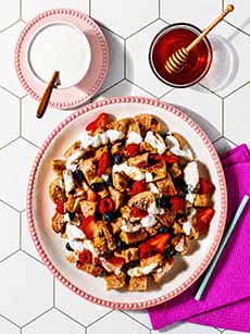 Berry Bagel Panzanella Salad