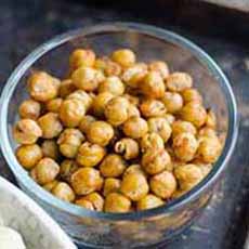 A bowl of cooked chickpeas