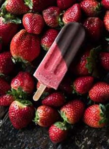 Chocolate-Dipped Strawberry ice Pop From The Hyppo