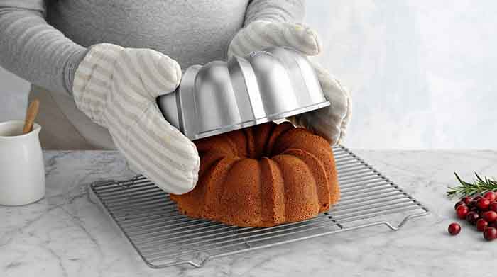 Classic Bundt Cake & Pan