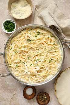 Fettuccine Alfredo