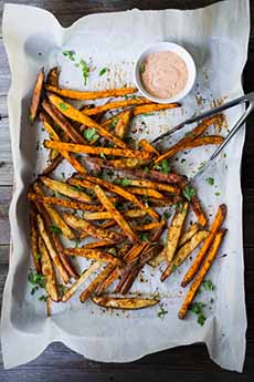 Baked Harissa Fries Recipe With Harissa Aioli Dip