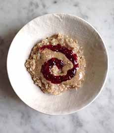 Oatmeal With Peanut Butter & Jelly