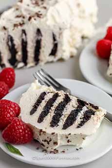 Chocolate Icebox Cake With Raspberries