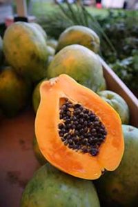 Fresh Papaya, Whole & Halved