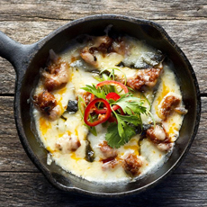 Queso Fundido In A Skillet