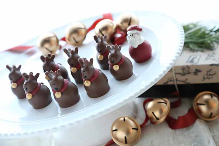 Cordial Cherry Santa & Reindeer