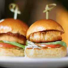 seared-scallop-sliders-tommybahama