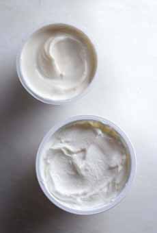 Comparing The Thickness Of Skyr vs. Greek Yogurt