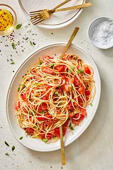 Pasta Holidays: Spaghetti & Tomato Sauce