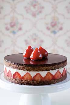 Chocolate-Strawberry Torte