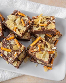 Sweet & Salty Peanut Butter Chocolate Fudge