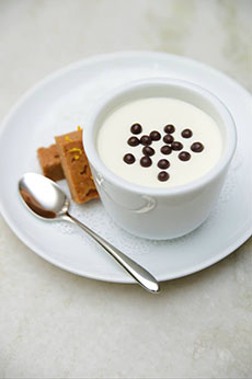 White Chocolate  Pot de Creme In A Ramekin With Small Cookies